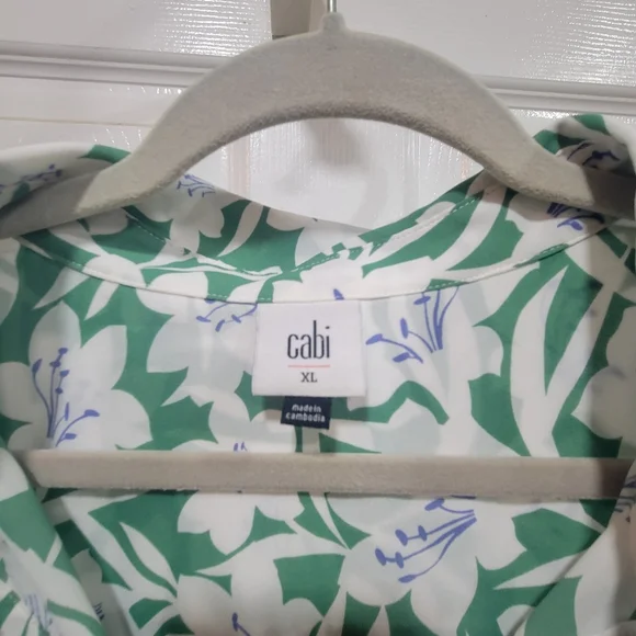 CAbi Bloom Top, Floral Green and White Sleeveless Size XL - Picture 5 of 7
